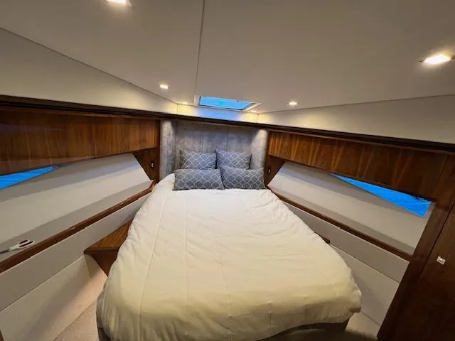 Slide: The Image of Riviera 5400 Sport Yacht 2020 - 56