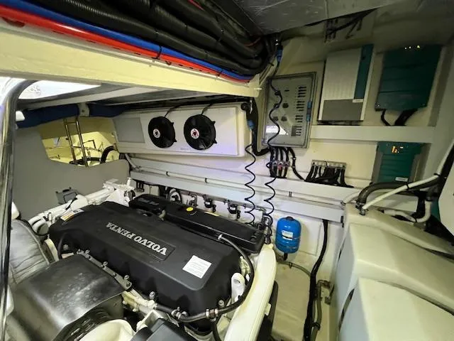 Slide: The Image of Riviera 5400 Sport Yacht 2020 - 64