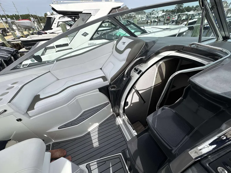 Slide: The Image of Monterey 355 SY 2020 - 3
