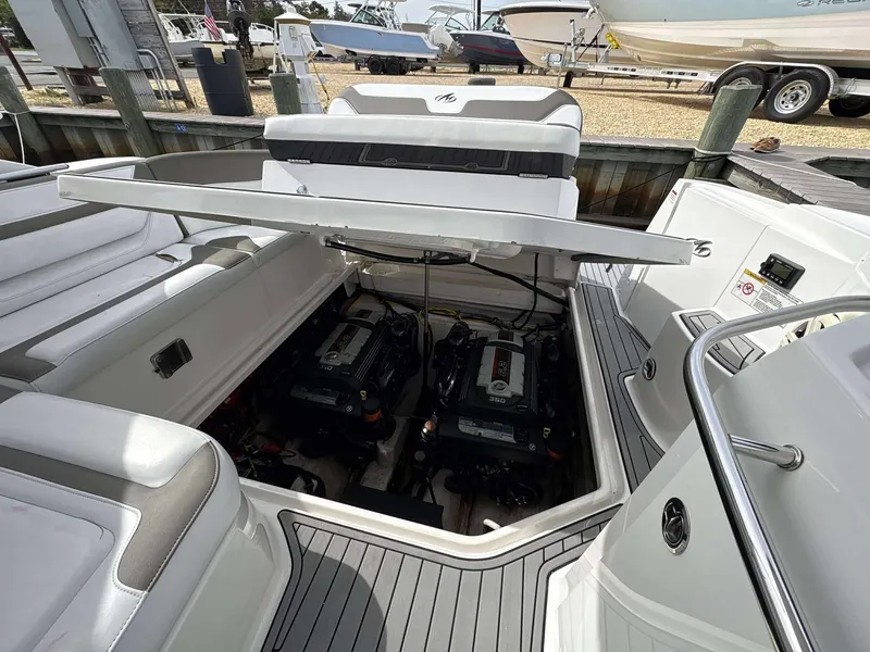 Slide: The Image of Monterey 355 SY 2020 - 23