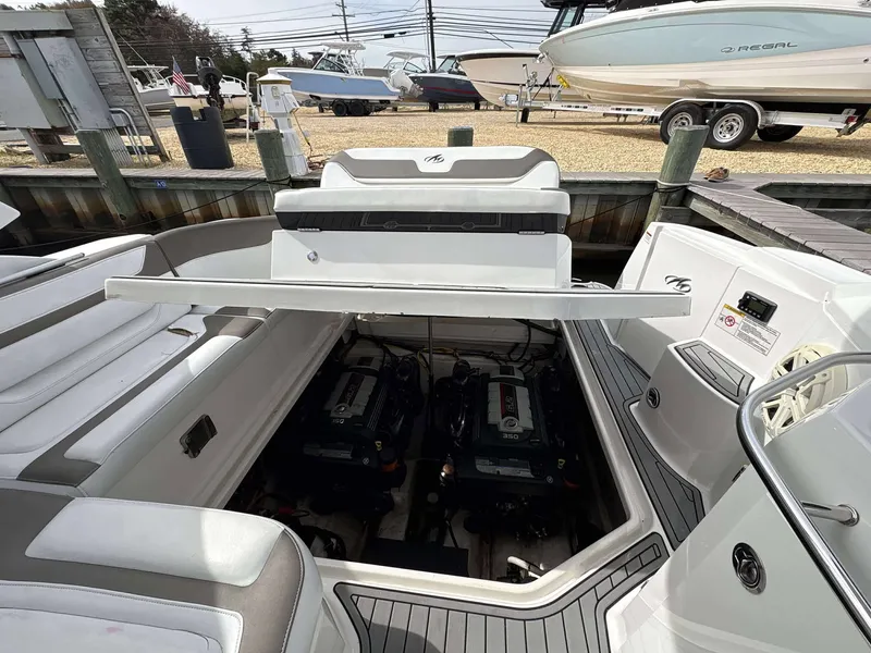Slide: The Image of Monterey 355 SY 2020 - 14