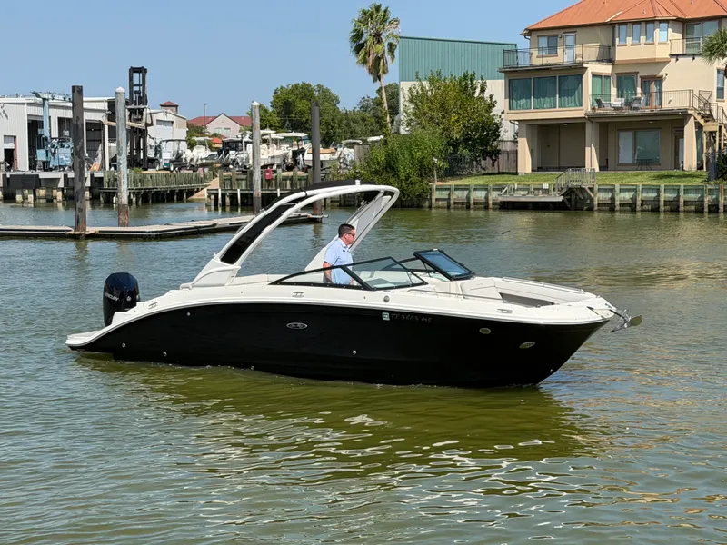 Slide: The Image of Sea Ray 270 SDX OB 2024 - 4