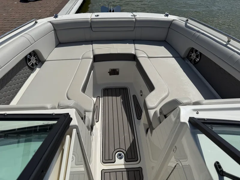 Slide: The Image of Sea Ray 270 SDX OB 2024 - 24