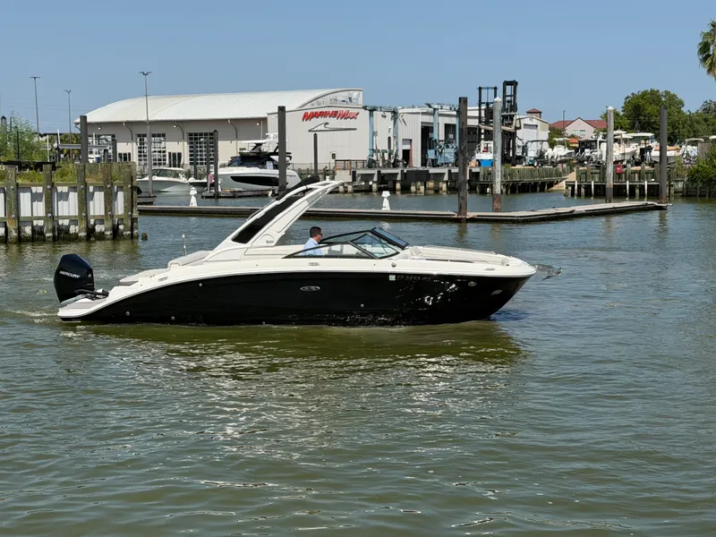 Slide: The Image of Sea Ray 270 SDX OB 2024 - 16