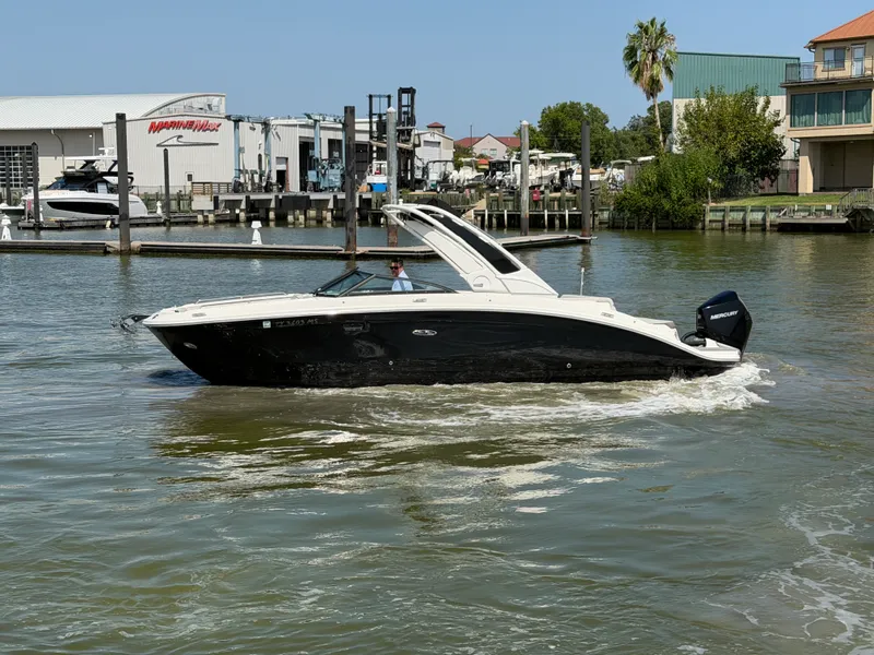 Slide: The Image of Sea Ray 270 SDX OB 2024 - 22