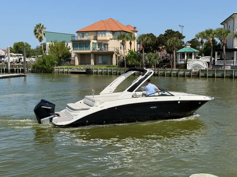 Slide: The Image of Sea Ray 270 SDX OB 2024 - 6