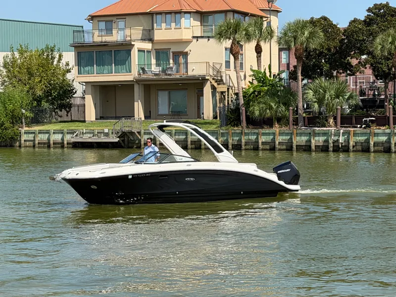 Slide: The Image of Sea Ray 270 SDX OB 2024 - 9