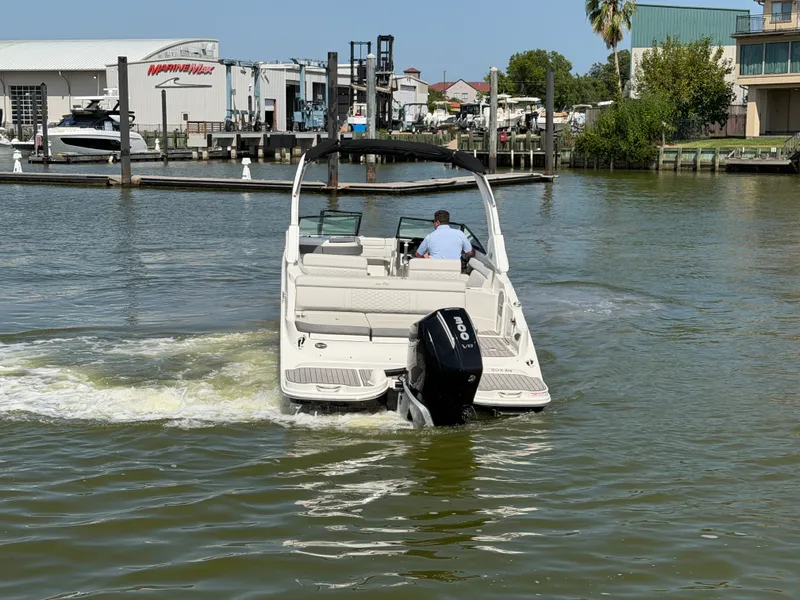 Slide: The Image of Sea Ray 270 SDX OB 2024 - 19