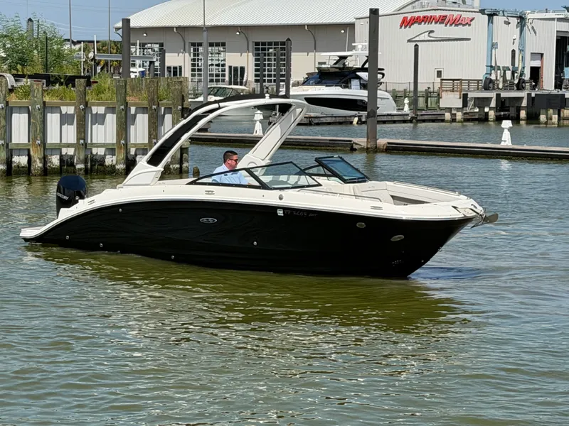 Slide: The Image of Sea Ray 270 SDX OB 2024 - 15