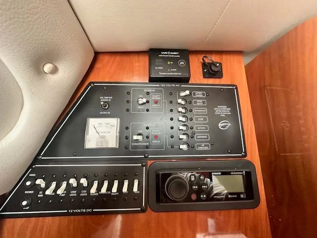 Slide: The Image of Crownline Boats 325 SCR 2015 - 15