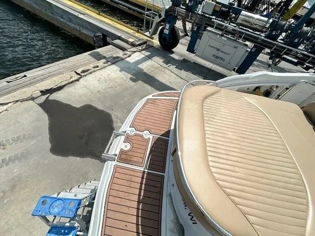 Slide: The Image of Crownline Boats 325 SCR 2015 - 21