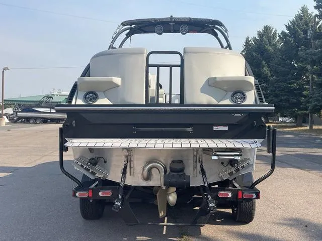 Slide: The Image of Montara 23' SURF BOSS 2.0 CW 2022 - 8