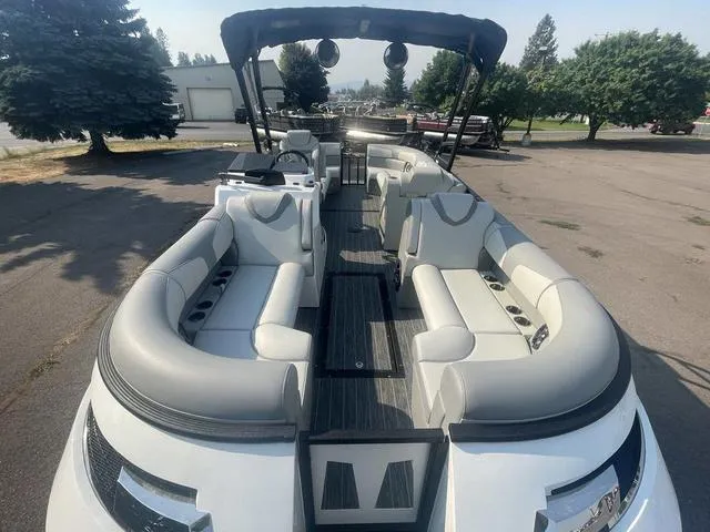 Slide: The Image of Montara 23' SURF BOSS 2.0 CW 2022 - 9