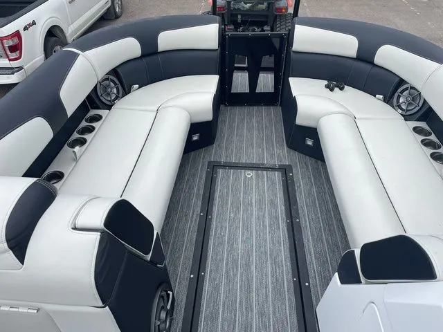 Slide: The Image of Montara 25' SURF BOSS 2.0 CW 2023 - 19