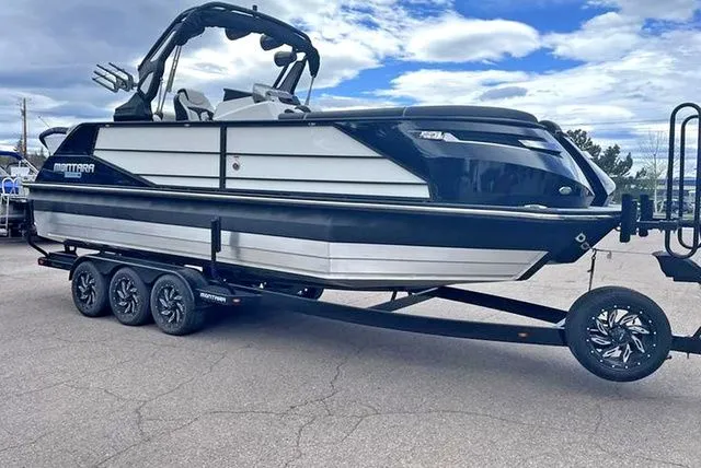 Slide: The Image of Montara 25' SURF BOSS 2.0 CW 2023 - 20