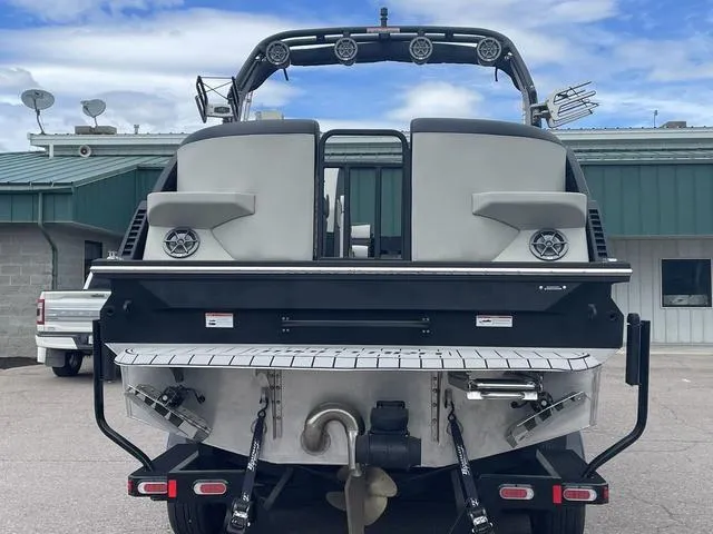 Slide: The Image of Montara 25' SURF BOSS 2.0 CW 2023 - 4