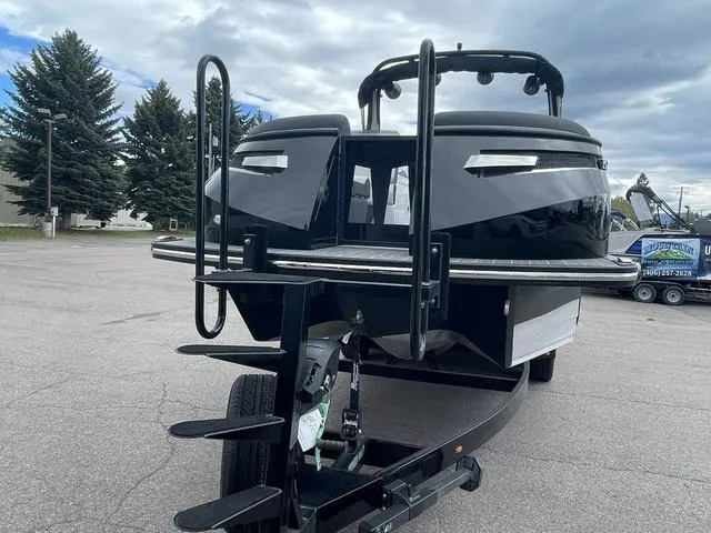 Slide: The Image of Montara 25' SURF BOSS 2.0 CW 2023 - 8