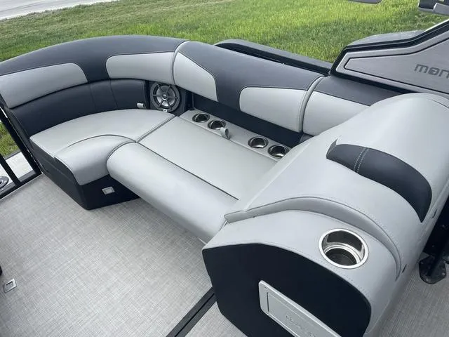 Slide: The Image of Montara BASE SURF BOSS 25' 2024 - 12