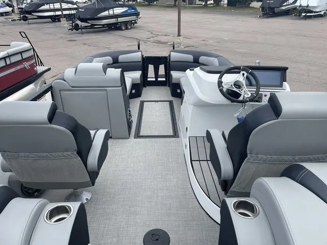 Slide: The Image of Montara BASE SURF BOSS 25' 2024 - 14