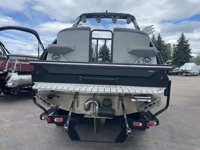 Slide: The Image of Montara BASE SURF BOSS 25' 2024 - 4