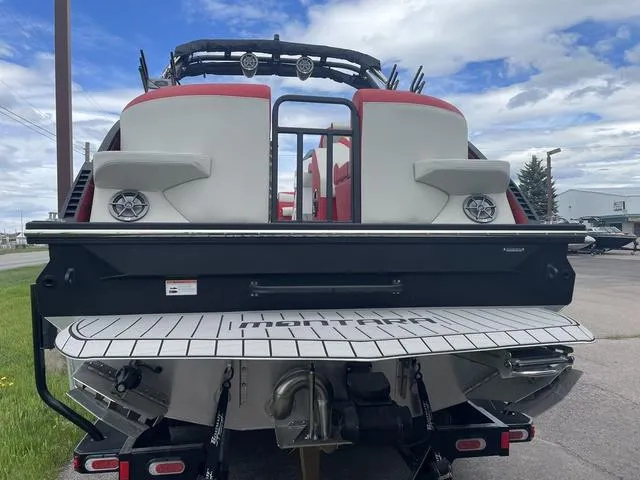 Slide: The Image of Montara BASE SURF BOSS 25' 2024 - 4