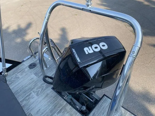 Slide: The Image of Viaggio D23Q 2022 boat with Mercury 200 outboard motor. - 10