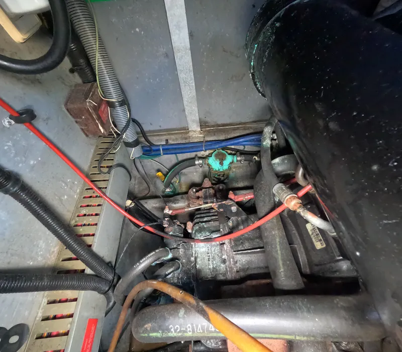 Slide: The Image of Sea Ray Sundancer 370 1995 - 56