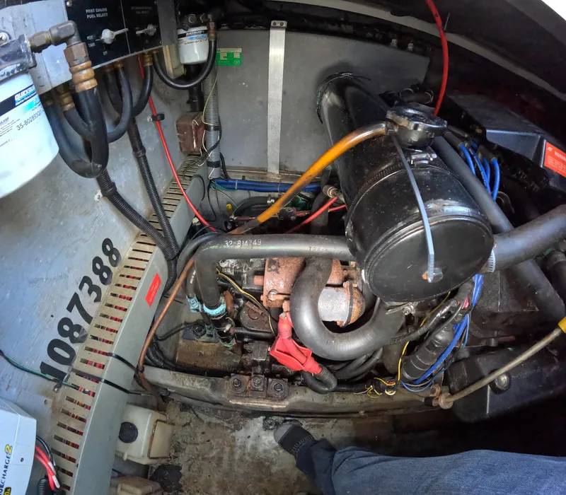 Slide: The Image of Sea Ray Sundancer 370 1995 - 61