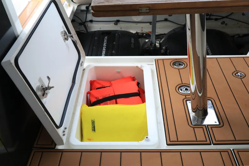 Slide: The Image of Under-floor Storage - 24
