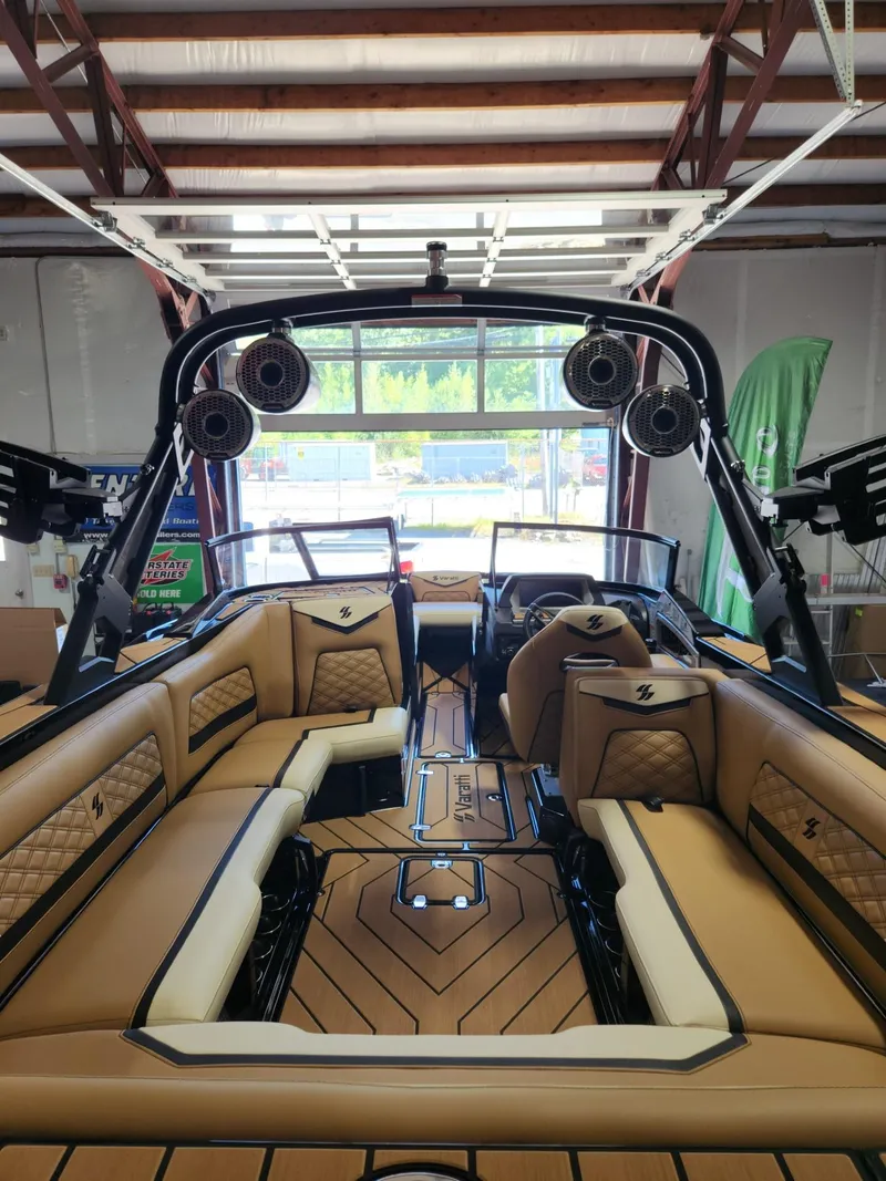 Slide: The Image of Varatti Z2474 2023 - 10