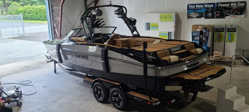 Slide: The Image of Varatti Z2474 2023 - 12