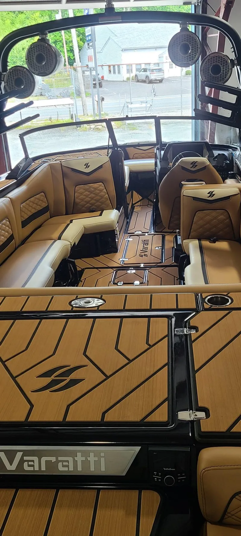 Slide: The Image of Varatti Z2474 2023 - 7