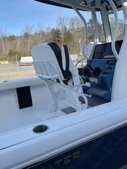 Slide: The Image of Tidewater 232 CC Adventure 2024 - 3