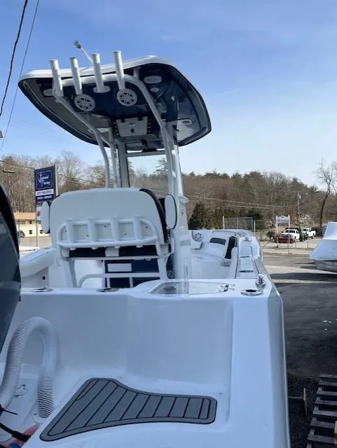 Slide: The Image of Tidewater 232 CC Adventure 2024 - 7