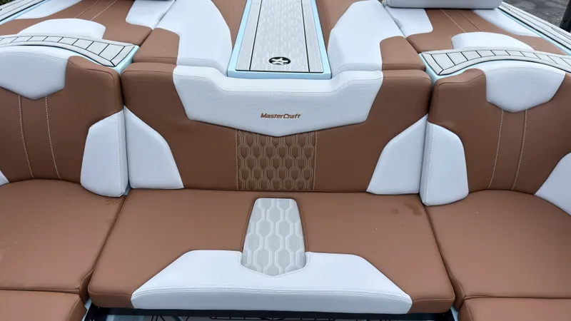 Slide: The Image of Mastercraft XT20 2027 - 24
