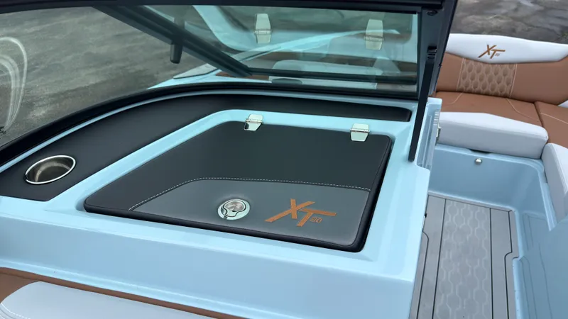 Slide: The Image of Mastercraft XT20 2027 - 29