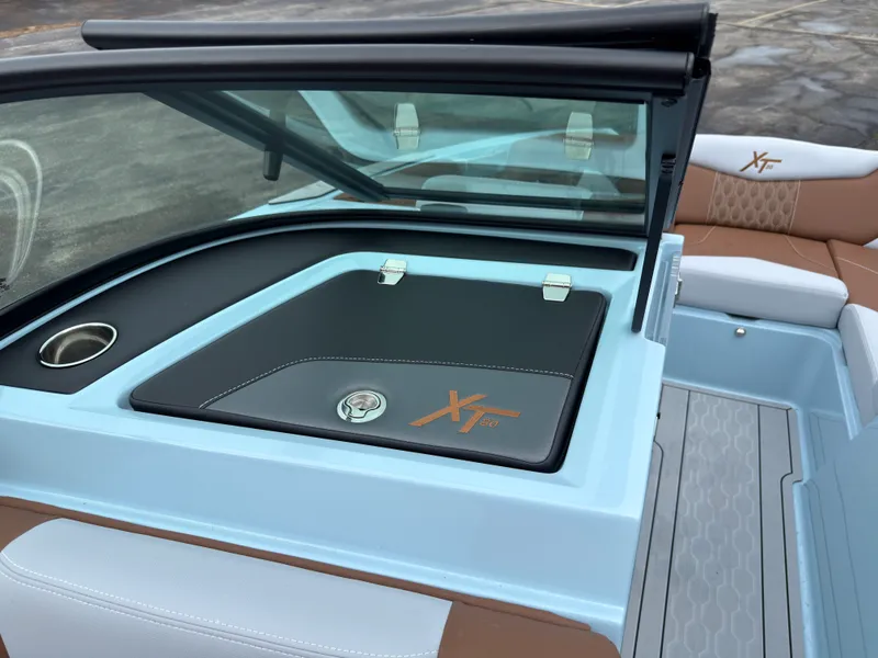 Slide: The Image of Mastercraft XT20 2027 - 31