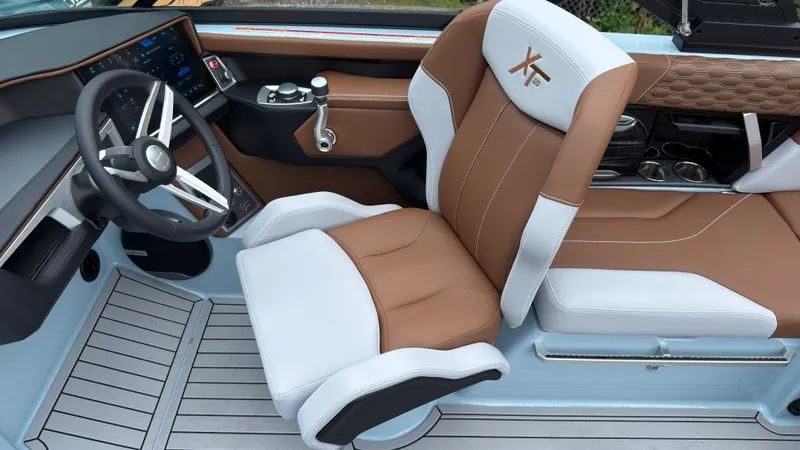 Slide: The Image of Mastercraft XT20 2027 - 33