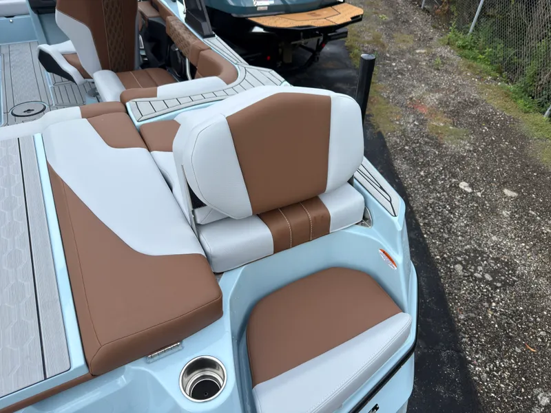Slide: The Image of Mastercraft XT20 2027 - 13