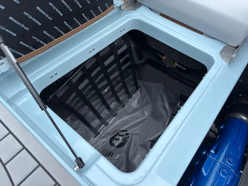 Slide: The Image of Mastercraft XT20 2027 - 20