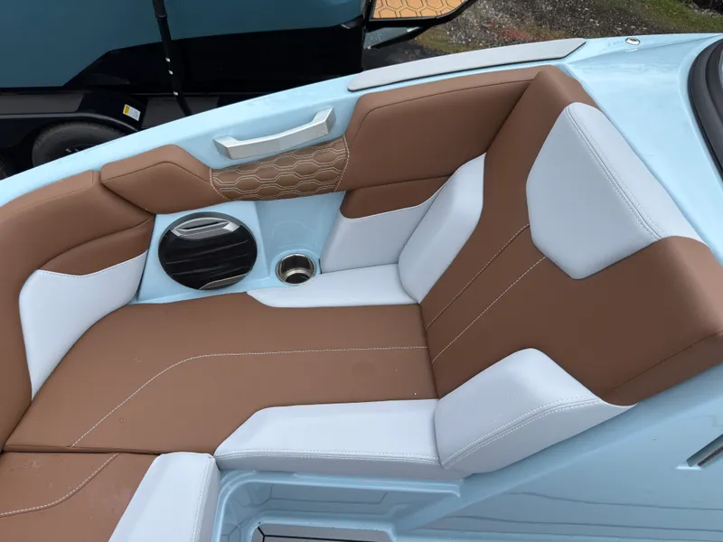 Slide: The Image of Mastercraft XT20 2027 - 53