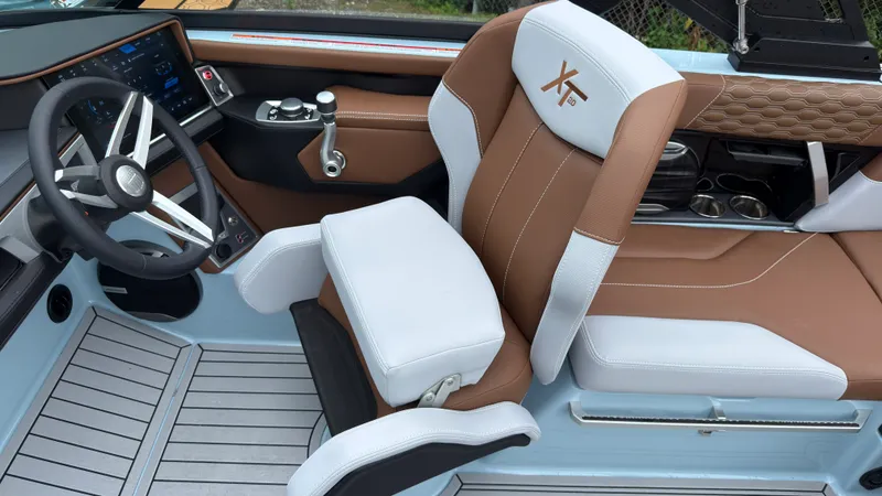 Slide: The Image of Mastercraft XT20 2027 - 34
