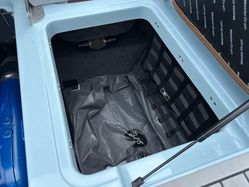 Slide: The Image of Mastercraft XT20 2027 - 22
