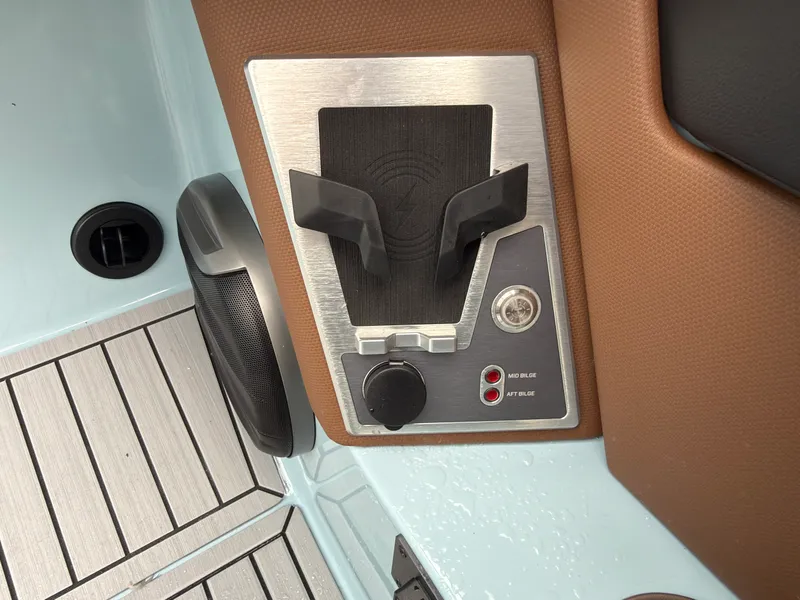 Slide: The Image of Mastercraft XT20 2027 - 37