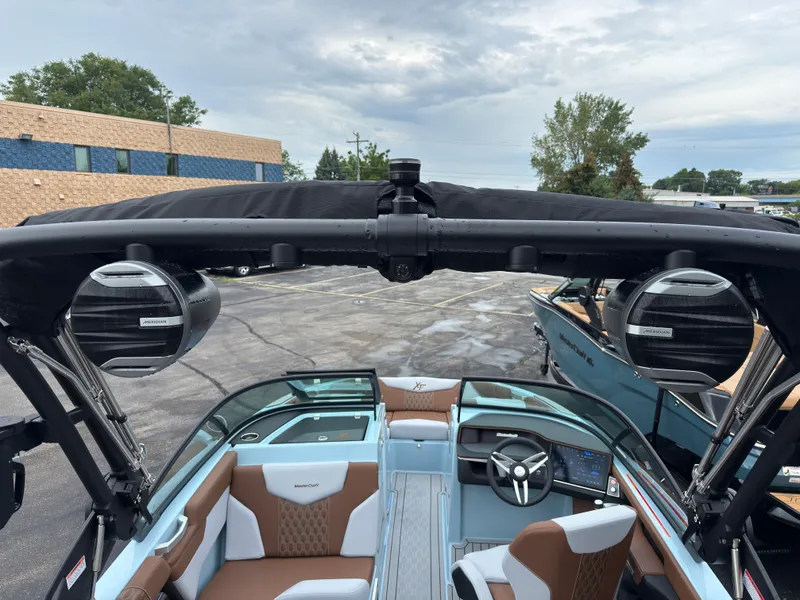 Slide: The Image of Mastercraft XT20 2027 - 16