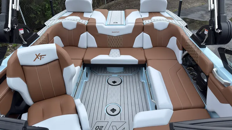 Slide: The Image of Mastercraft XT20 2027 - 18