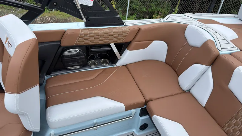 Slide: The Image of Mastercraft XT20 2027 - 23