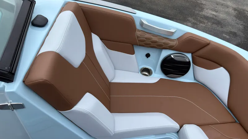 Slide: The Image of Mastercraft XT20 2027 - 50