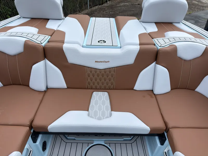 Slide: The Image of Mastercraft XT20 2027 - 24