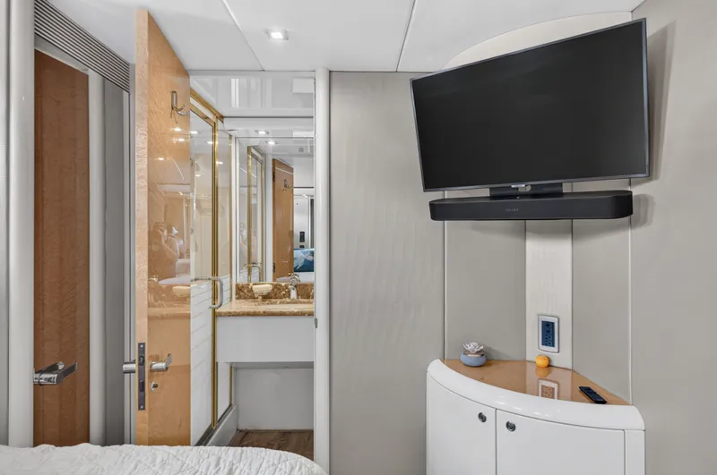 Slide: The Image of Lazzara Yachts 80 SL 2001 - 34